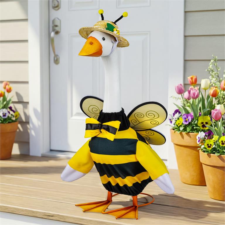 Giddy The Goose Outfit, Bee