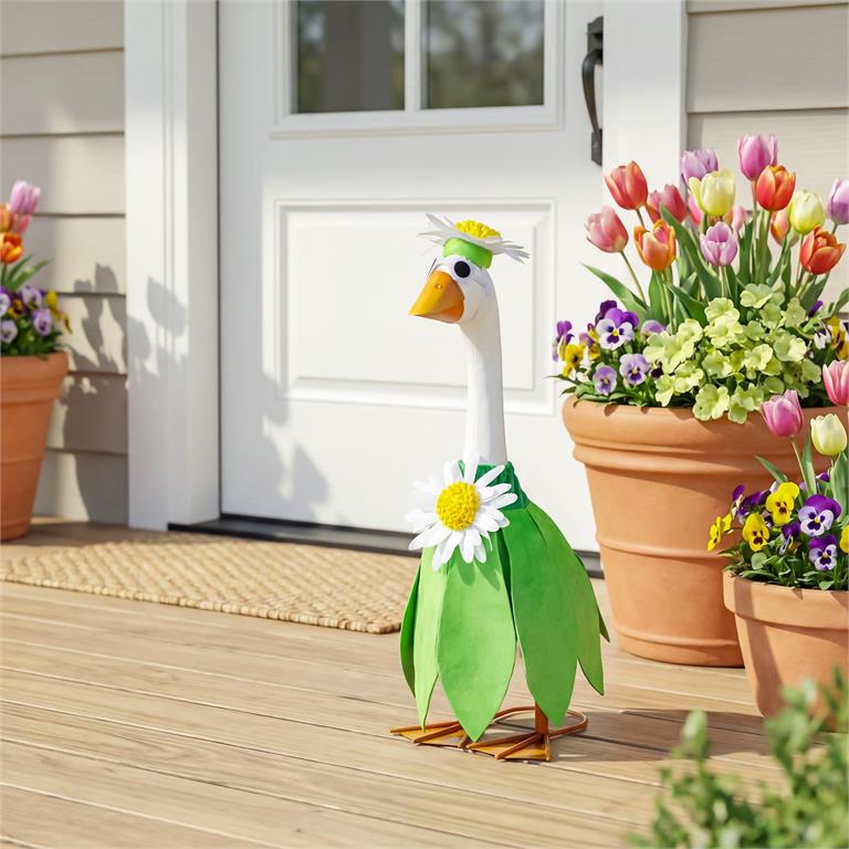 Giddy The Goose Outfit, Daisy