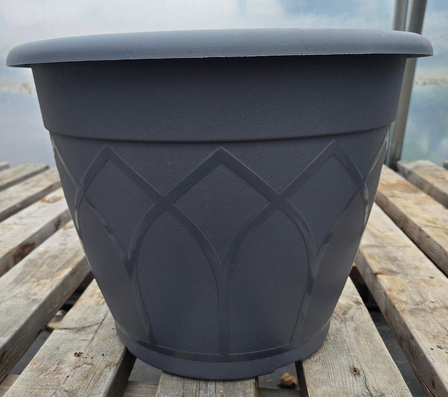 Planter, 15" Arco Round