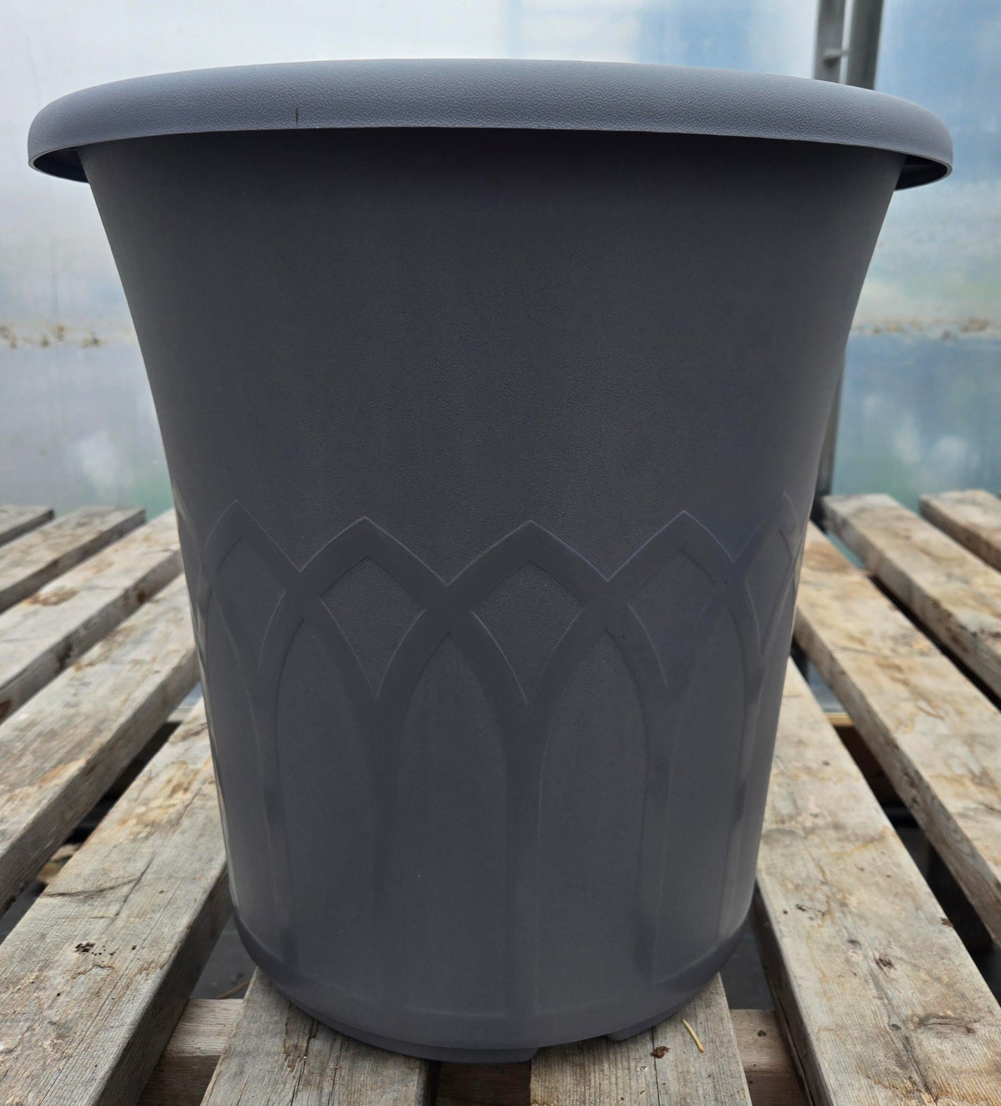 Planter, 15" Arco Round