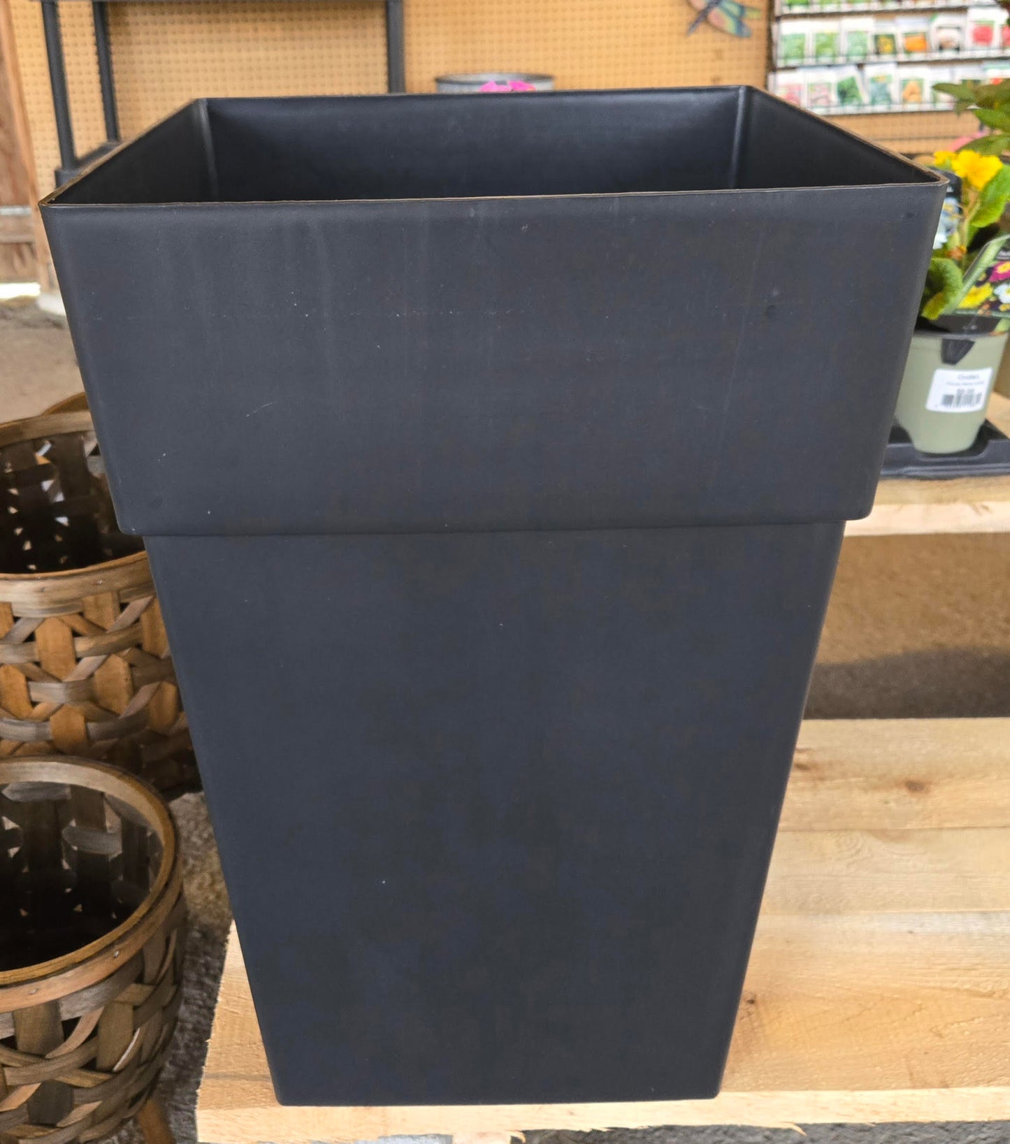 Planter, 21" Tall Milano Square