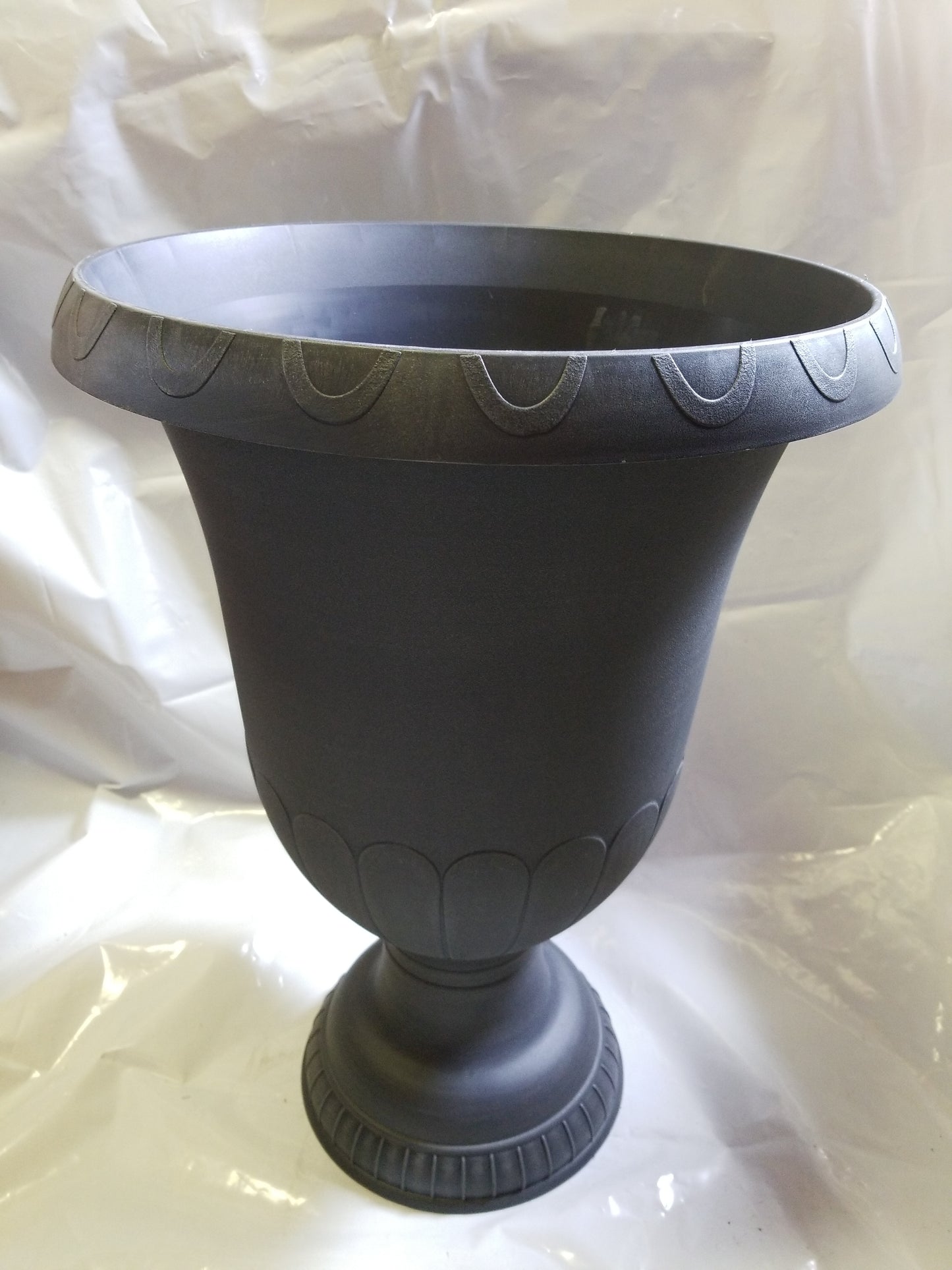 Urn, 17.5" Grey Plastic